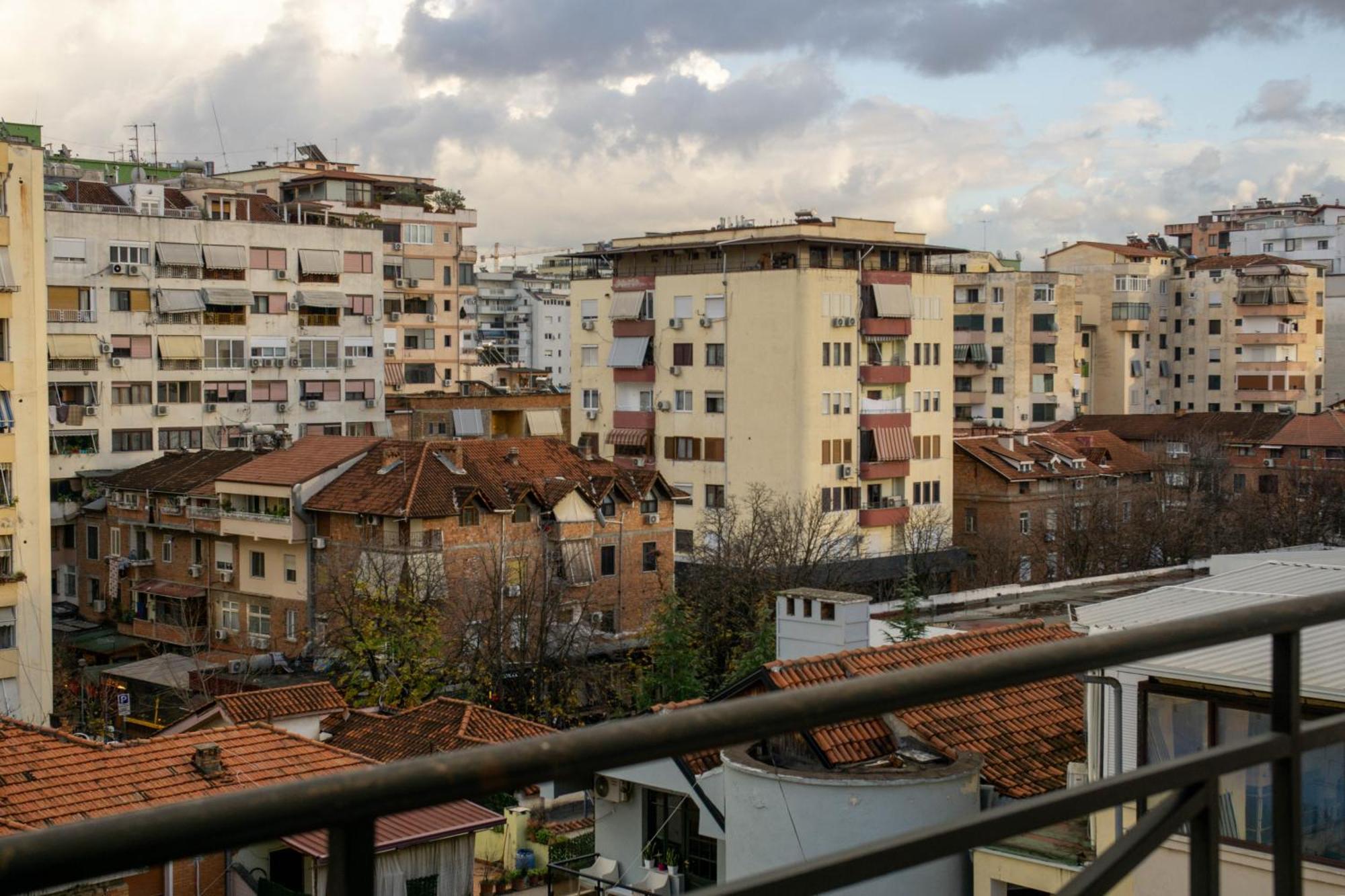 Bllok Bright Private Bedrooms With Private Bathroom On Shared Apartment Tirana Exterior photo