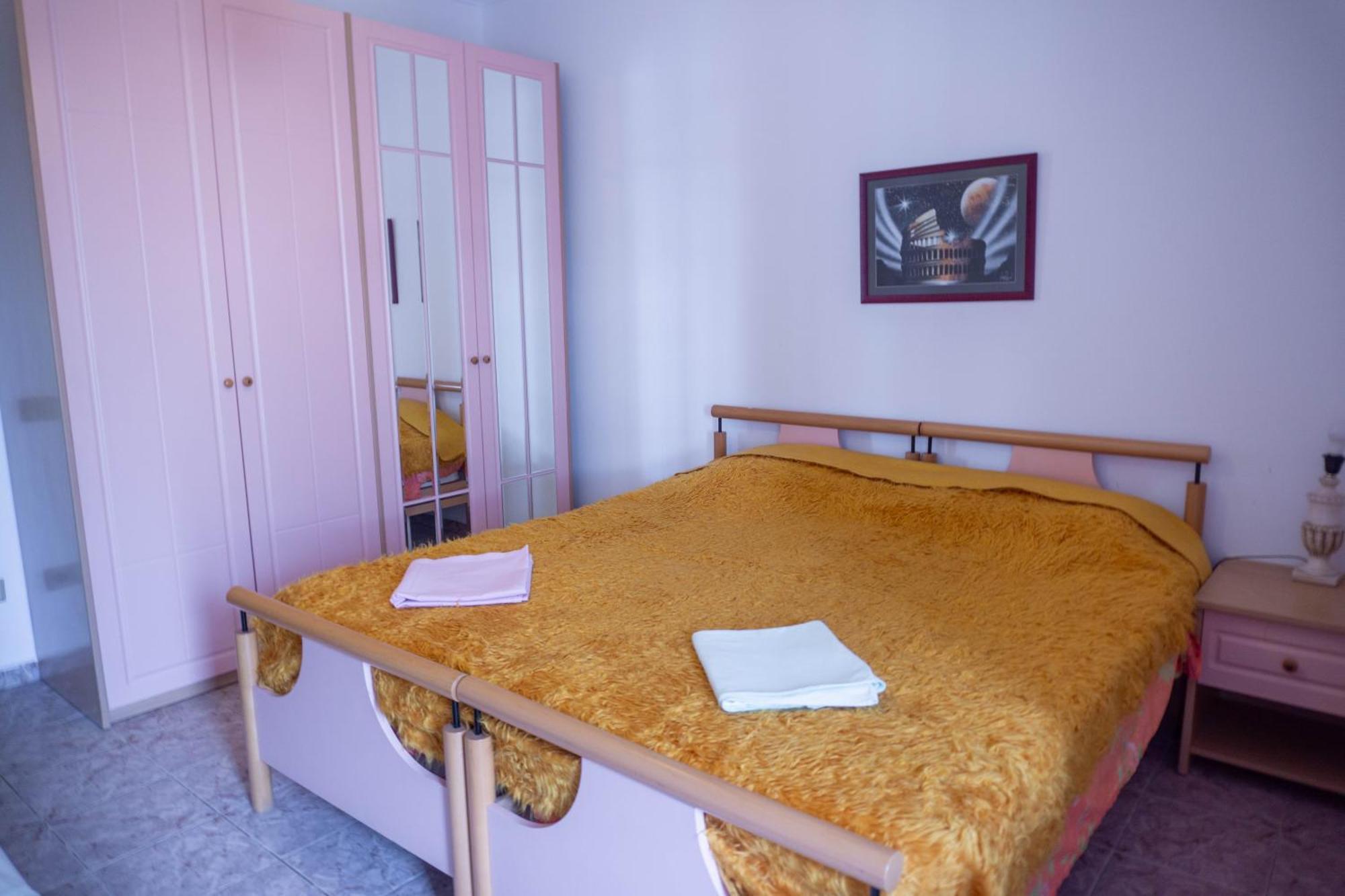 Bllok Bright Private Bedrooms With Private Bathroom On Shared Apartment Tirana Exterior photo