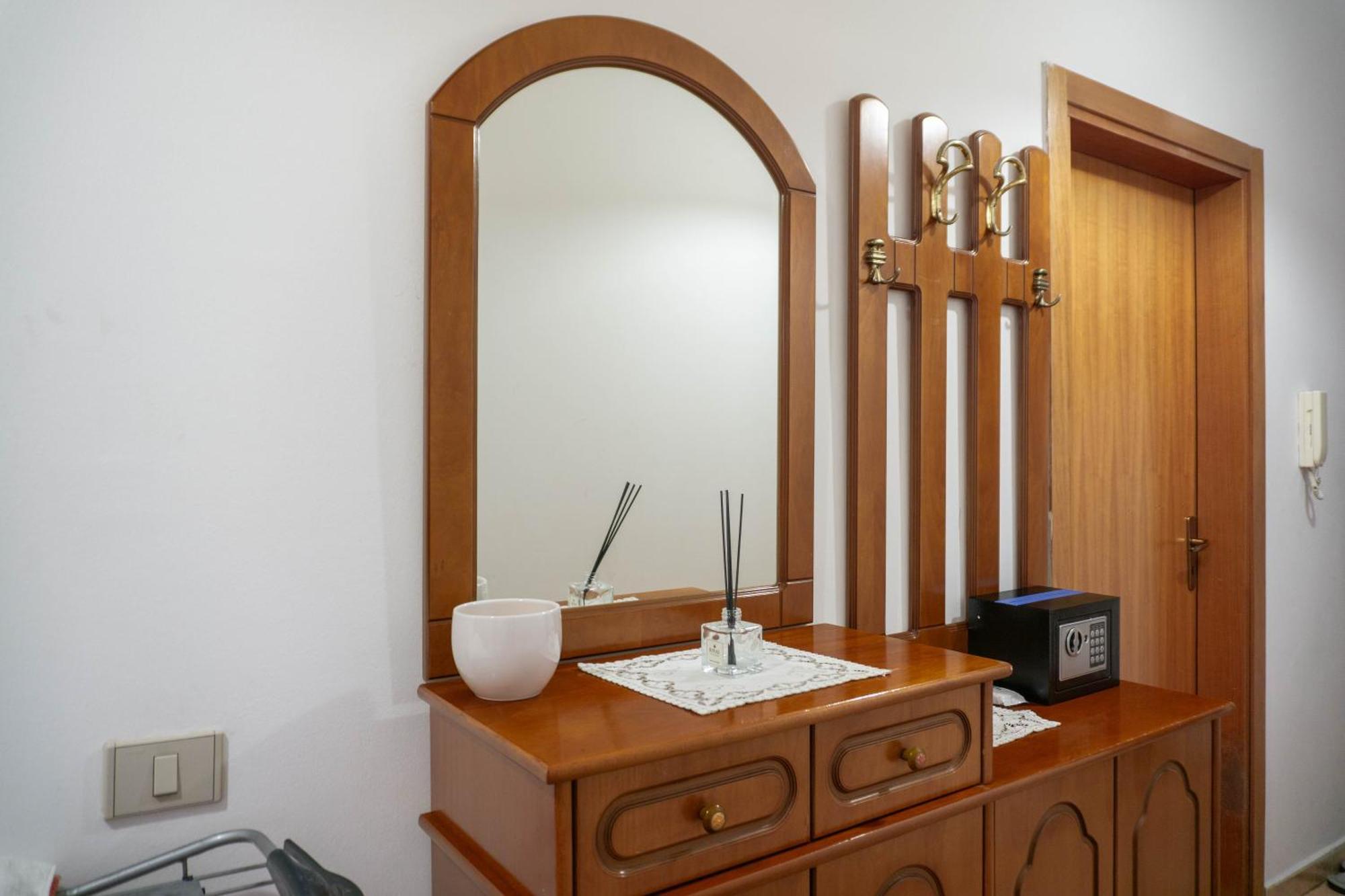 Bllok Bright Private Bedrooms With Private Bathroom On Shared Apartment Tirana Exterior photo